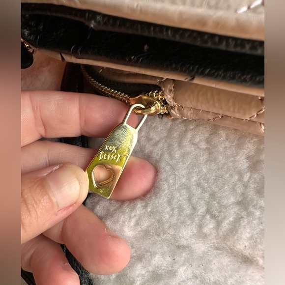 Betsey Johnson Quilted Bow Purse - Picture 5 of 10